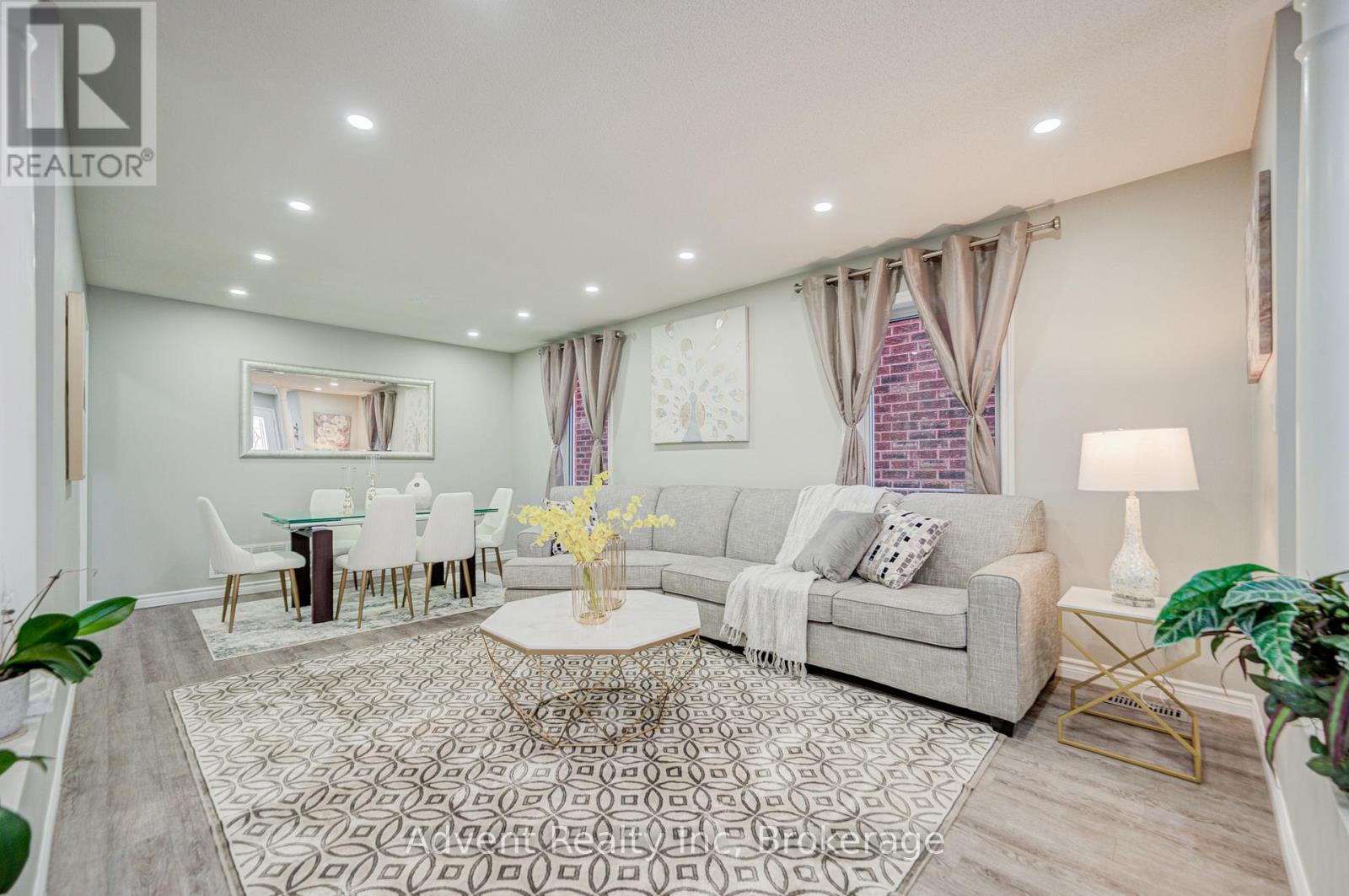 16 HIBBARD DRIVE, Ajax, Ontario