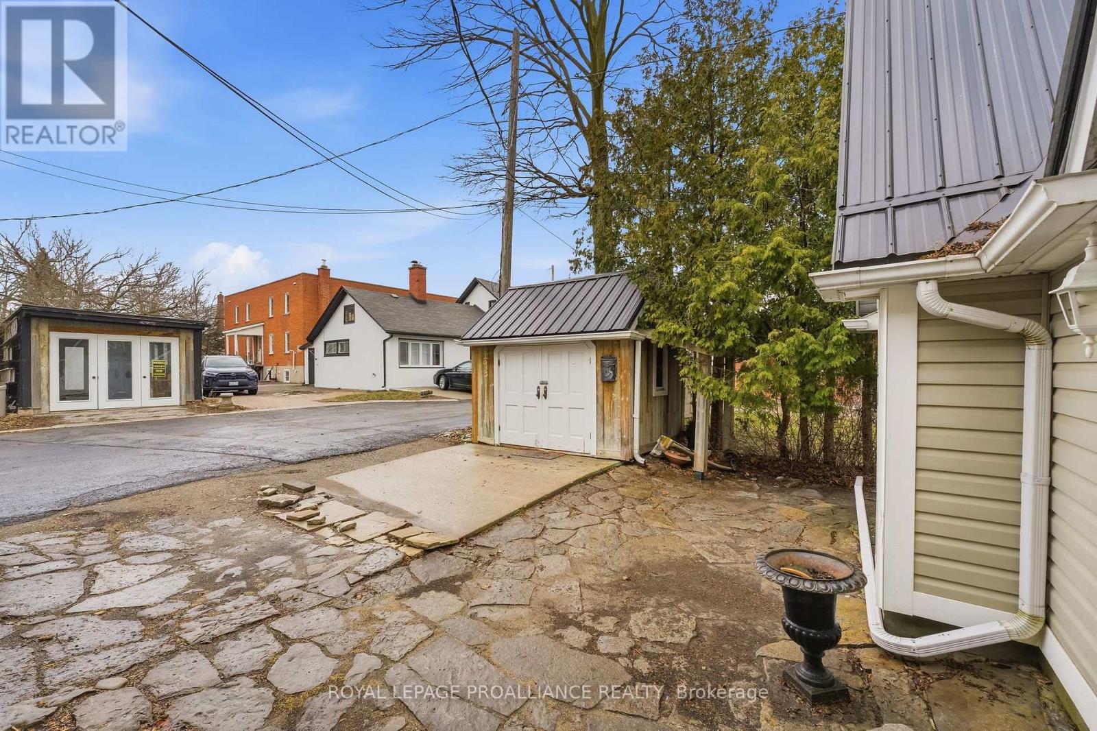 193 Henry Street, Quinte West, Ontario  K8V 3V4 - Photo 11 - X12971182