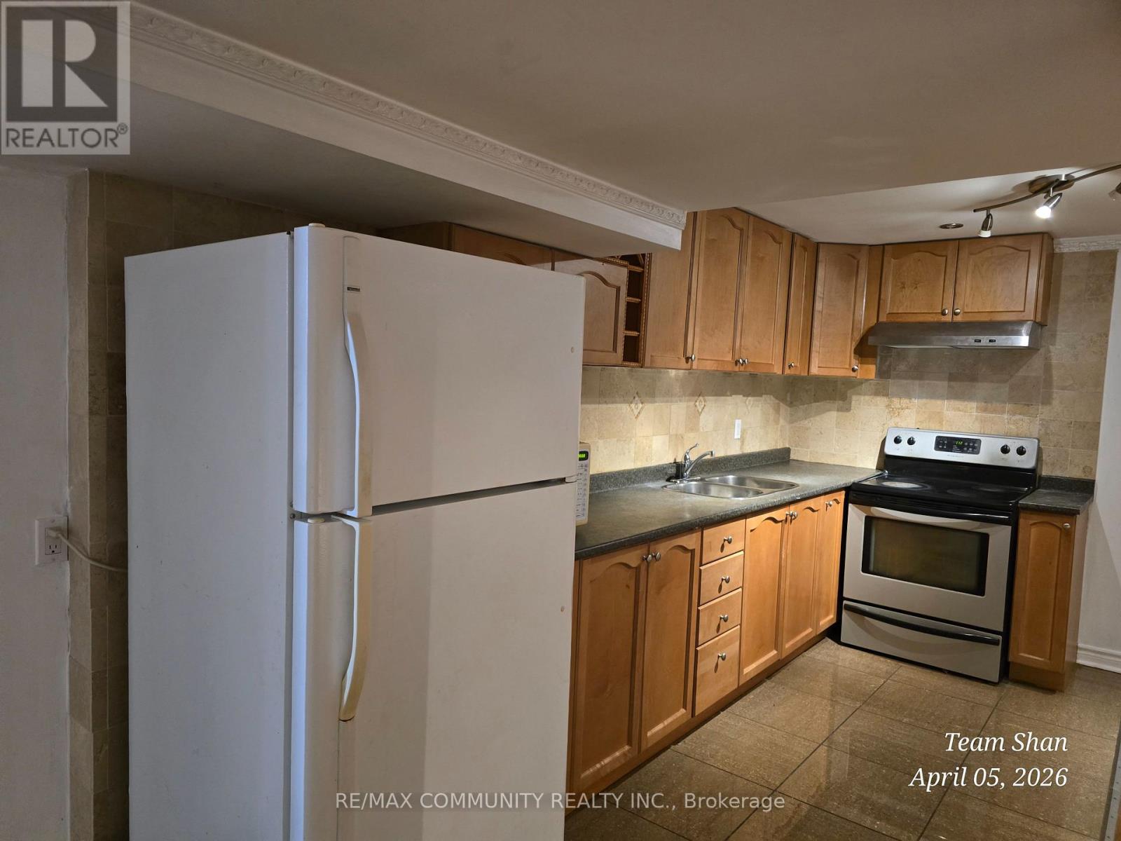 84 Chasser Drive, Markham, Ontario  L6E 1S7 - Photo 3 - N12970858