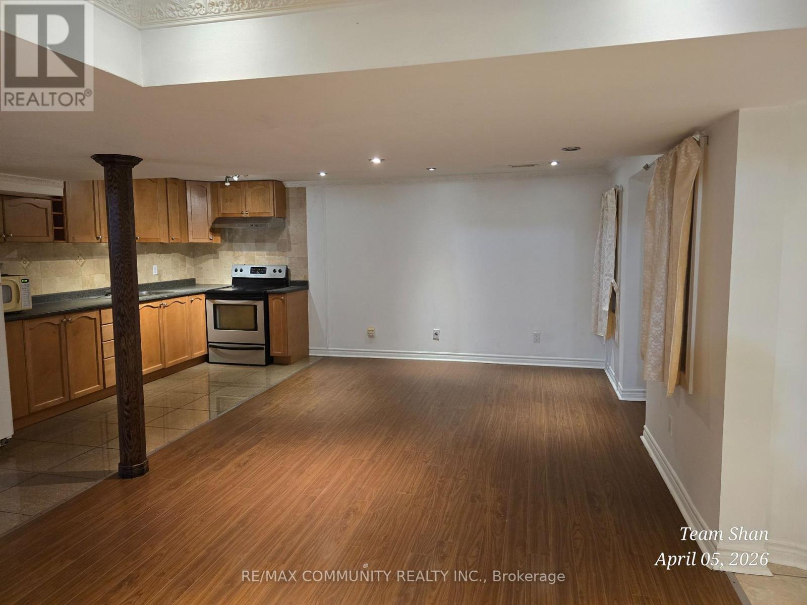 84 Chasser Drive, Markham, Ontario  L6E 1S7 - Photo 6 - N12970858