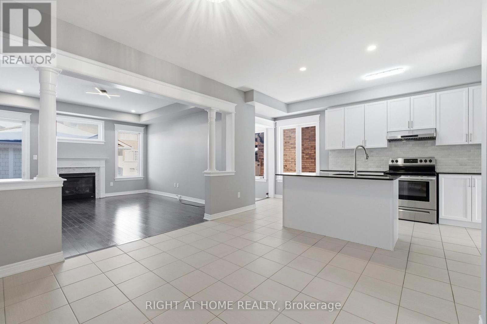 200 Paradelle Drive, Richmond Hill, Ontario  L4E 1B8 - Photo 10 - N12970936