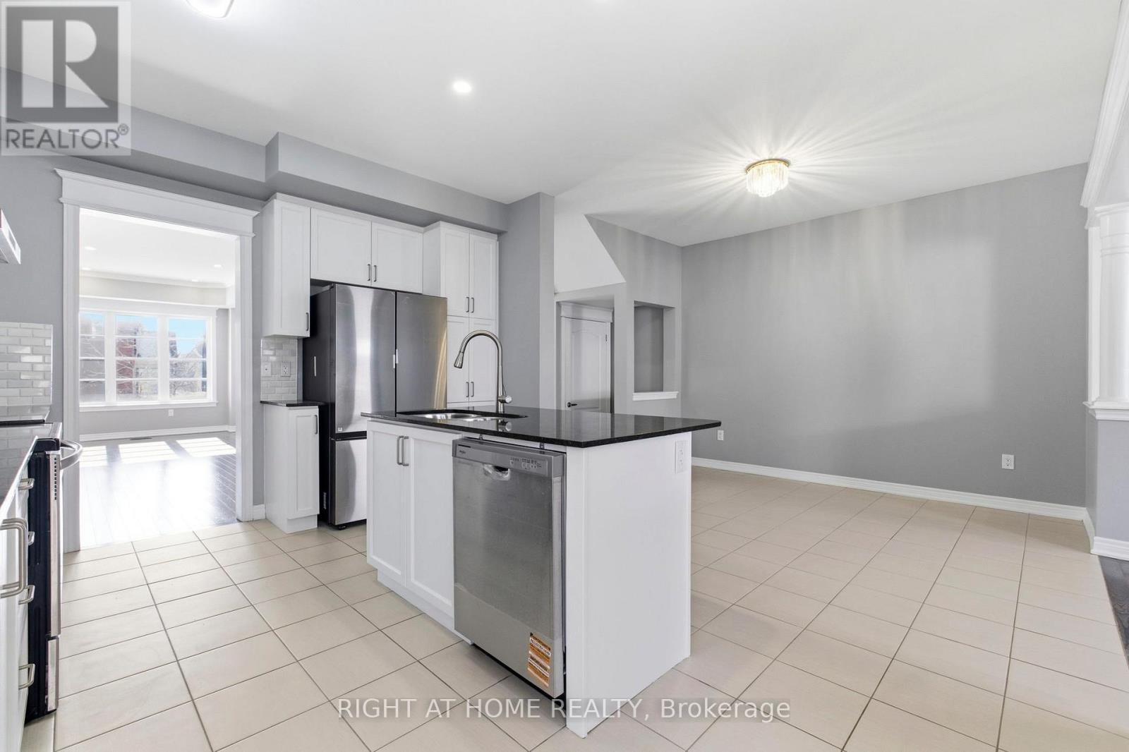 200 Paradelle Drive, Richmond Hill, Ontario  L4E 1B8 - Photo 14 - N12970936