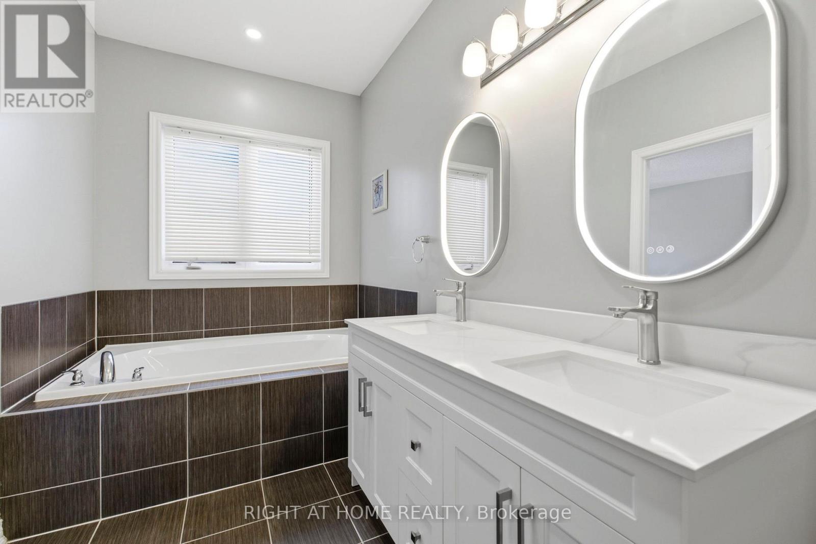 200 Paradelle Drive, Richmond Hill, Ontario  L4E 1B8 - Photo 26 - N12970936