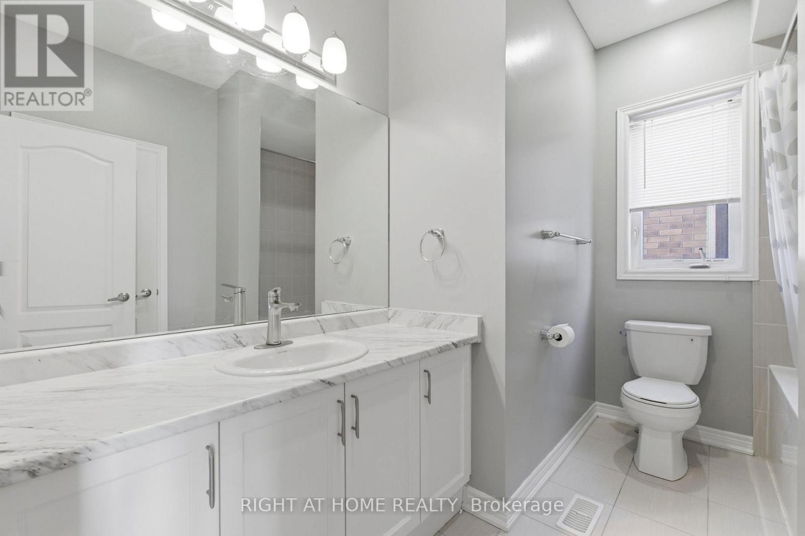 200 Paradelle Drive, Richmond Hill, Ontario  L4E 1B8 - Photo 29 - N12970936