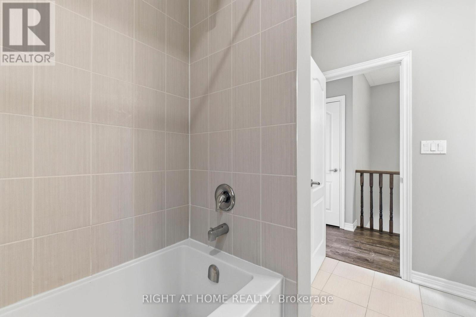 200 Paradelle Drive, Richmond Hill, Ontario  L4E 1B8 - Photo 30 - N12970936