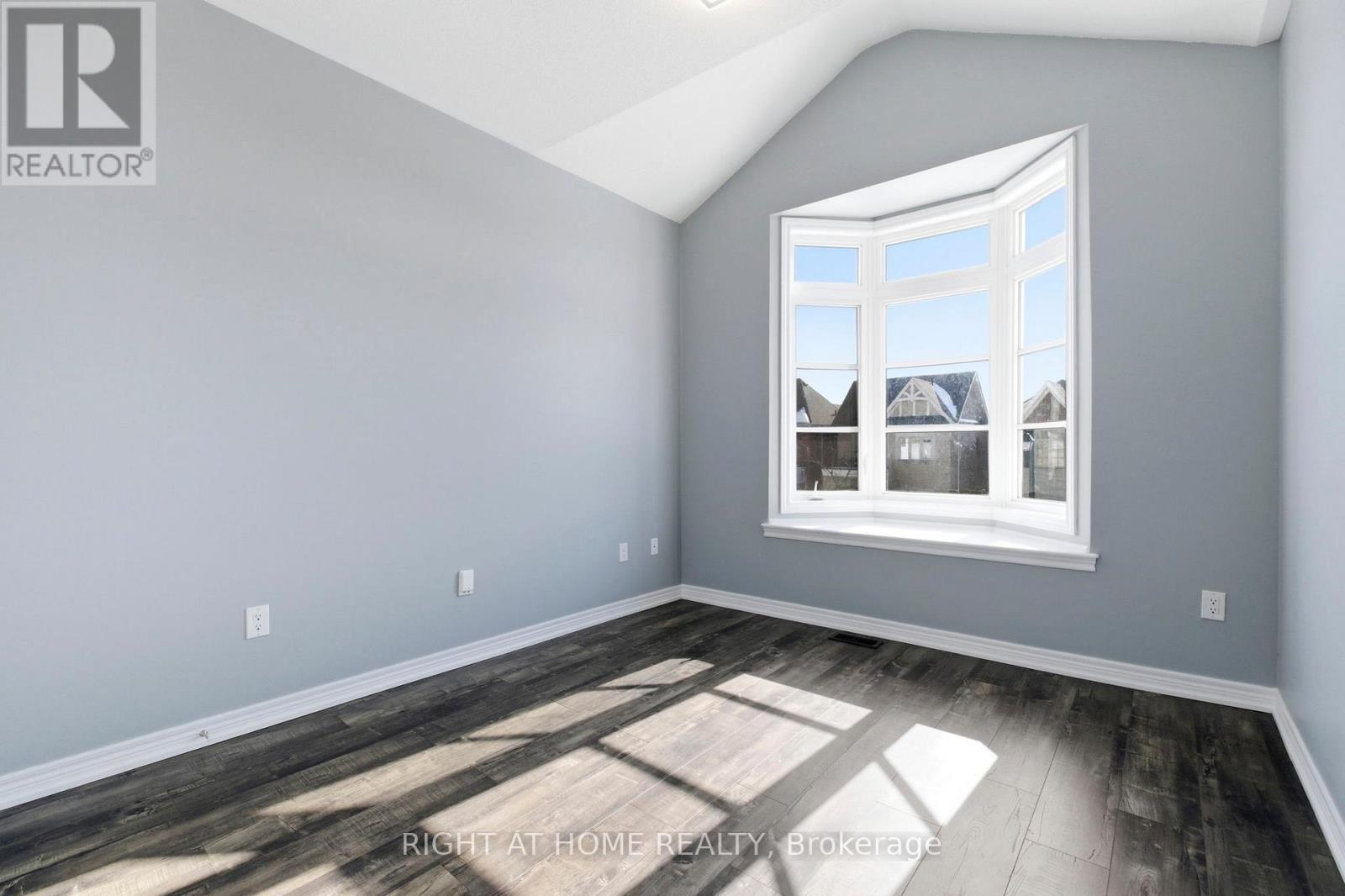 200 Paradelle Drive, Richmond Hill, Ontario  L4E 1B8 - Photo 33 - N12970936