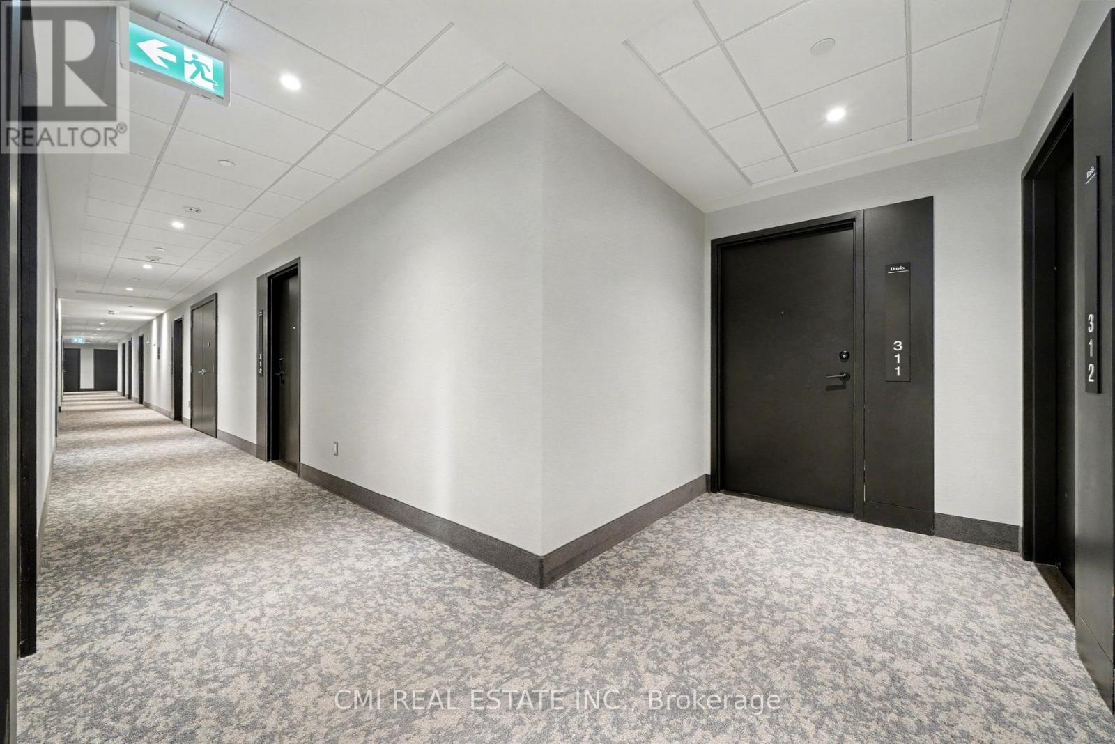 311 - 185 Deerfield Road N, Newmarket, Ontario  L3Y 0G7 - Photo 4 - N12970948