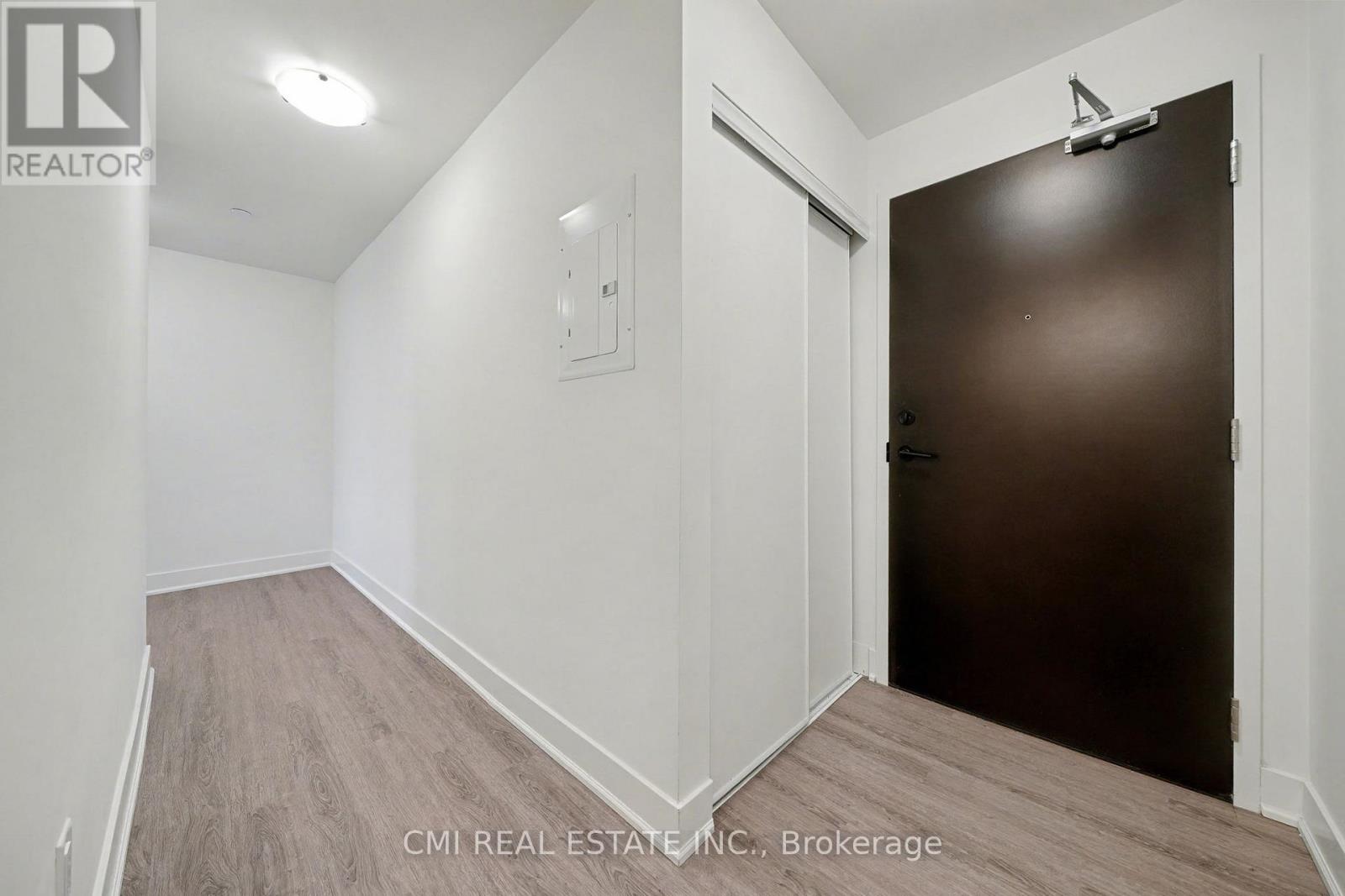 311 - 185 Deerfield Road N, Newmarket, Ontario  L3Y 0G7 - Photo 5 - N12970948