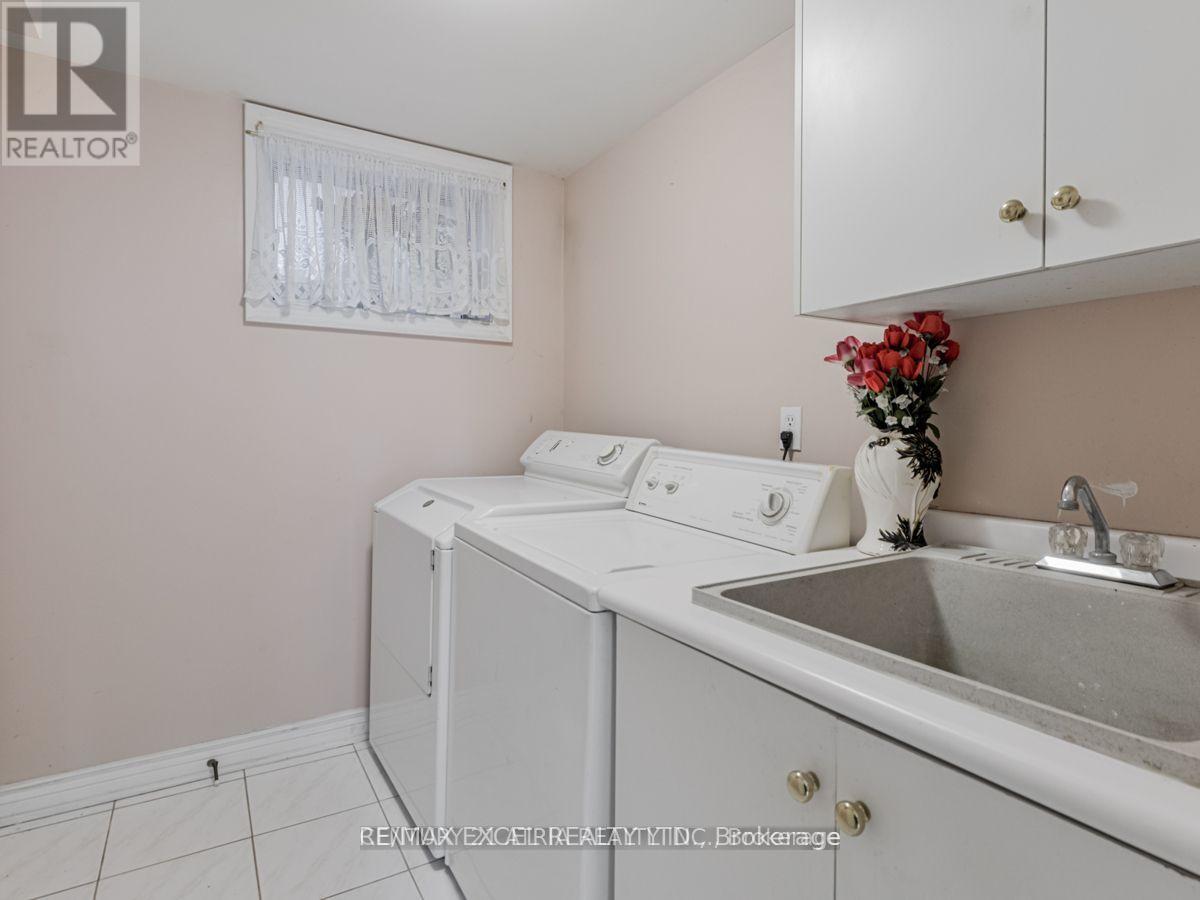 387 Crosby Avenue, Richmond Hill, Ontario  L4C 2R8 - Photo 10 - N12970950