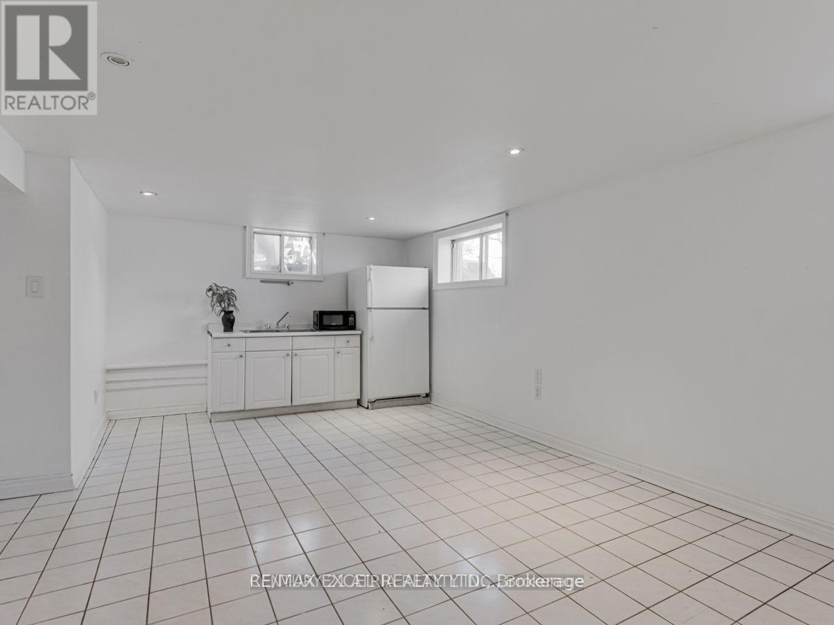 387 Crosby Avenue, Richmond Hill, Ontario  L4C 2R8 - Photo 14 - N12970950