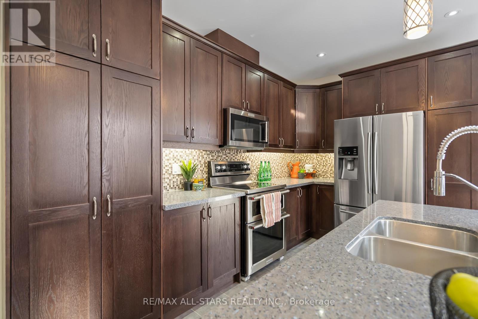 7 Os James Hunt Court, Uxbridge, Ontario  L9P 0E3 - Photo 17 - N12970958