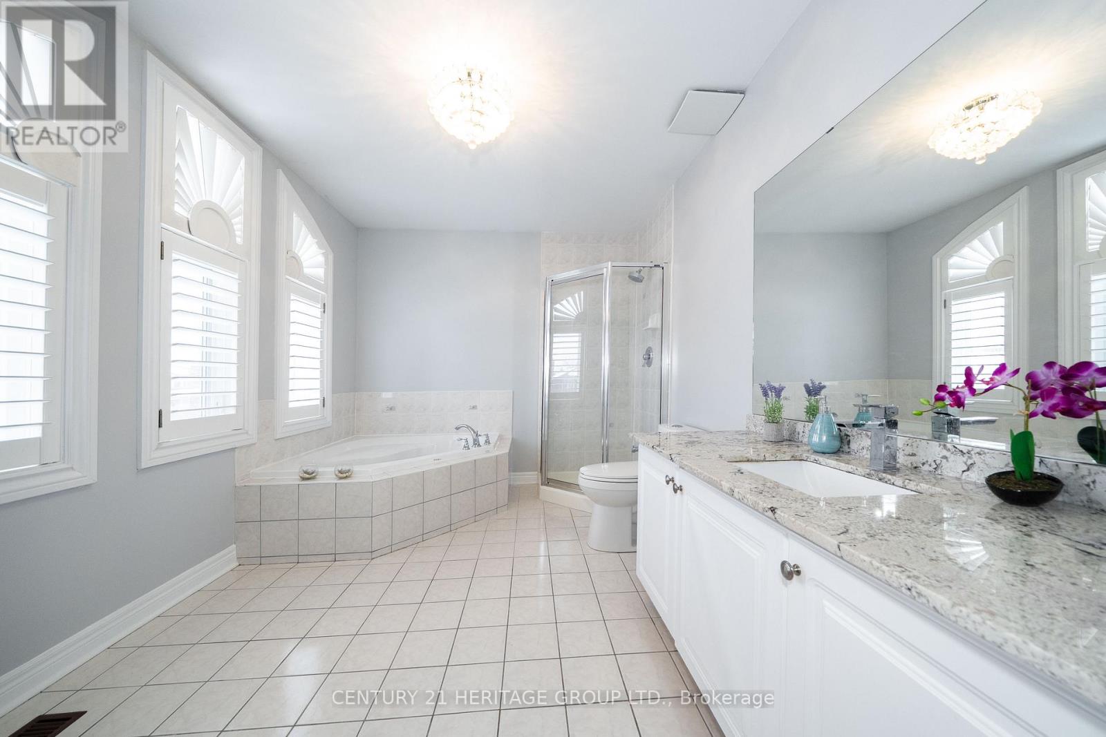 2211 Old Rutherford Road, Vaughan, Ontario  L6A 1Z7 - Photo 13 - N12970962