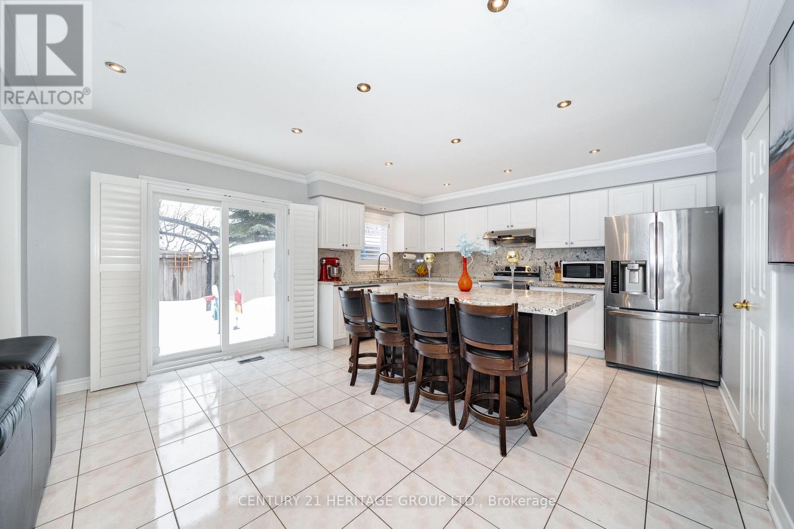 2211 Old Rutherford Road, Vaughan, Ontario  L6A 1Z7 - Photo 8 - N12970962