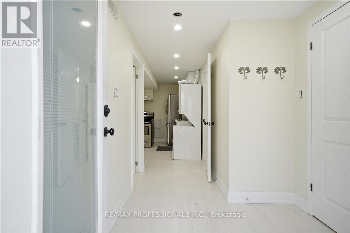 D - 9611 Keele Street, Vaughan, Ontario  L6A 1M1 - Photo 2 - N12970996
