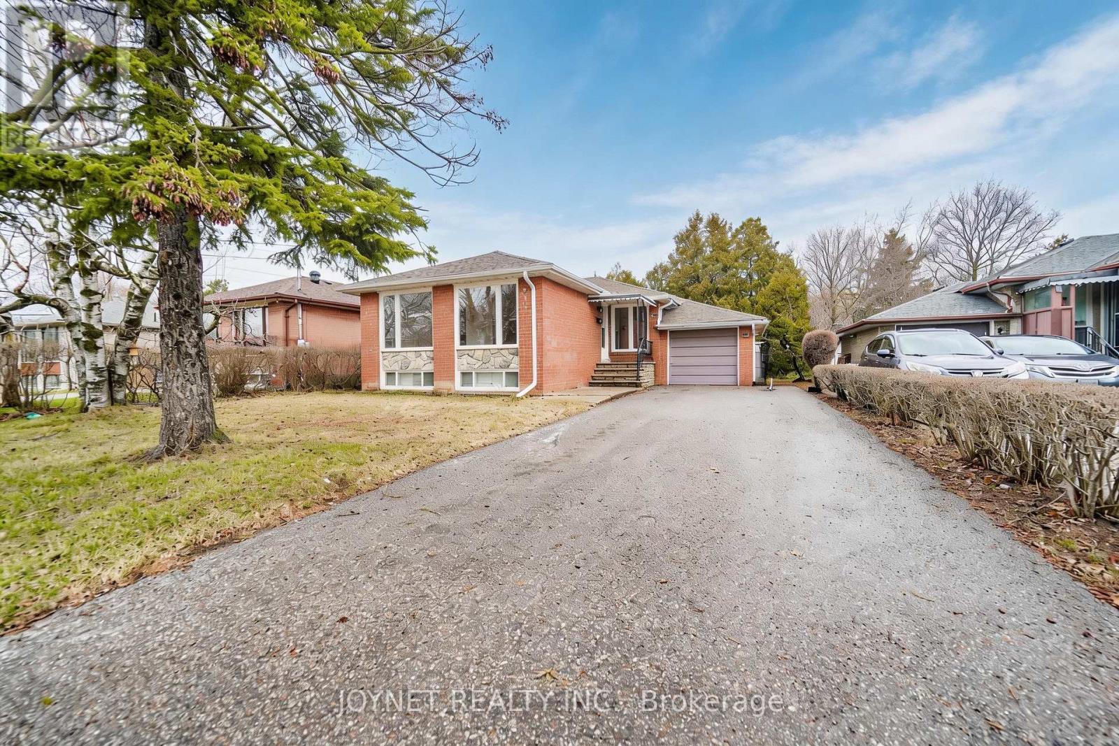 299 Palmer Avenue, Richmond Hill, Ontario  L4C 1P4 - Photo 2 - N12971096