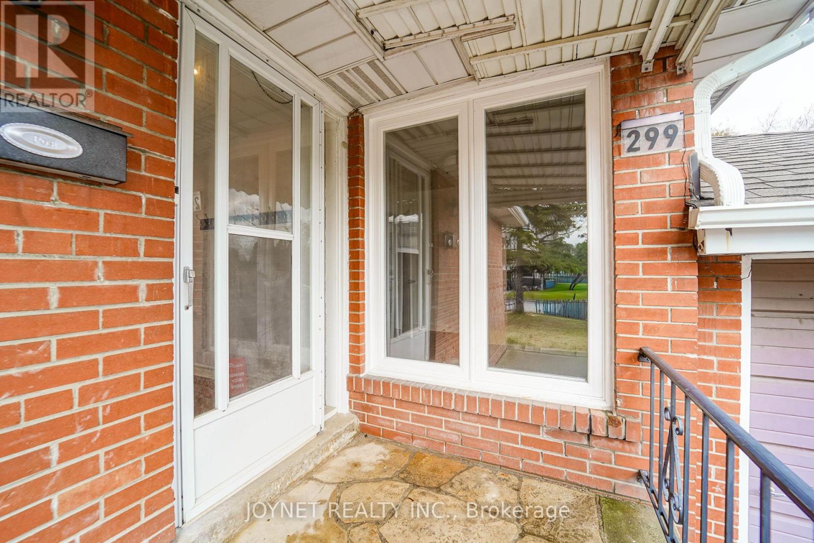 299 Palmer Avenue, Richmond Hill, Ontario  L4C 1P4 - Photo 4 - N12971096
