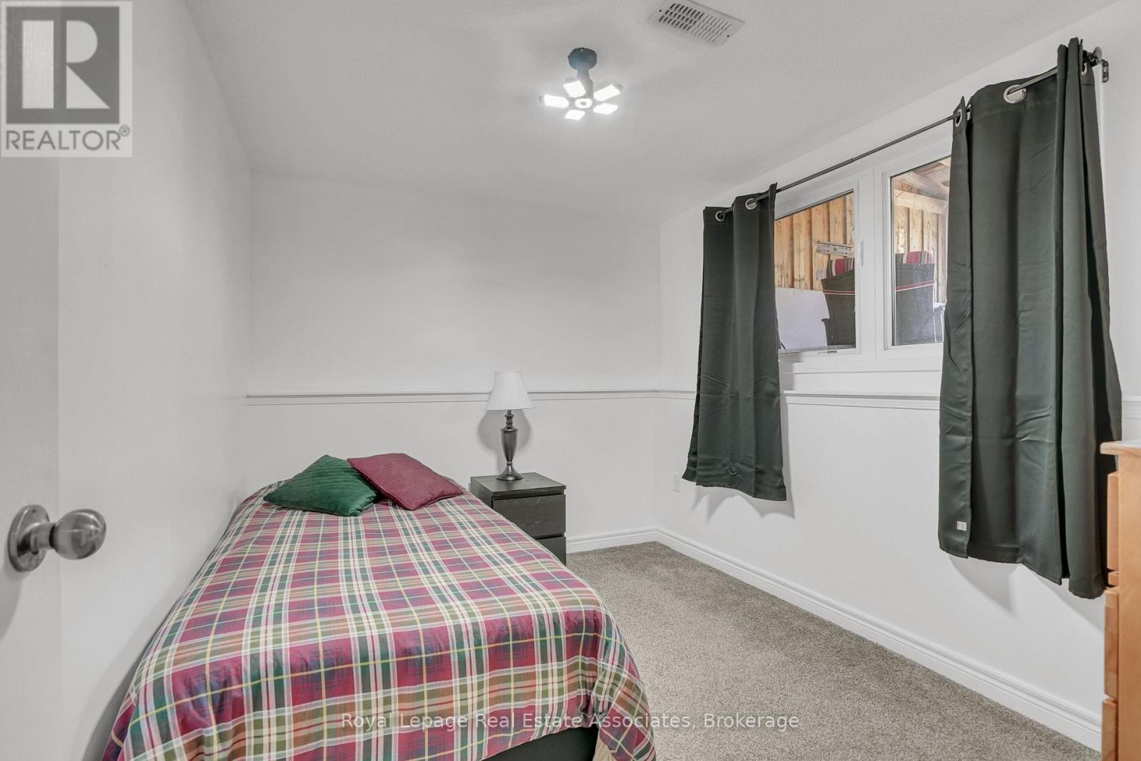 1128 Kell Street, Innisfil, Ontario  L9S 4W4 - Photo 10 - N12971196