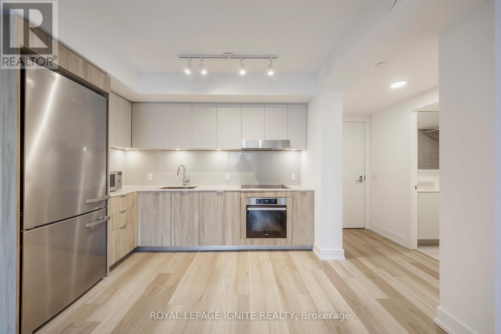 320 - 8 Cedarland Drive, Markham, Ontario  L6G 0H4 - Photo 3 - N12971200