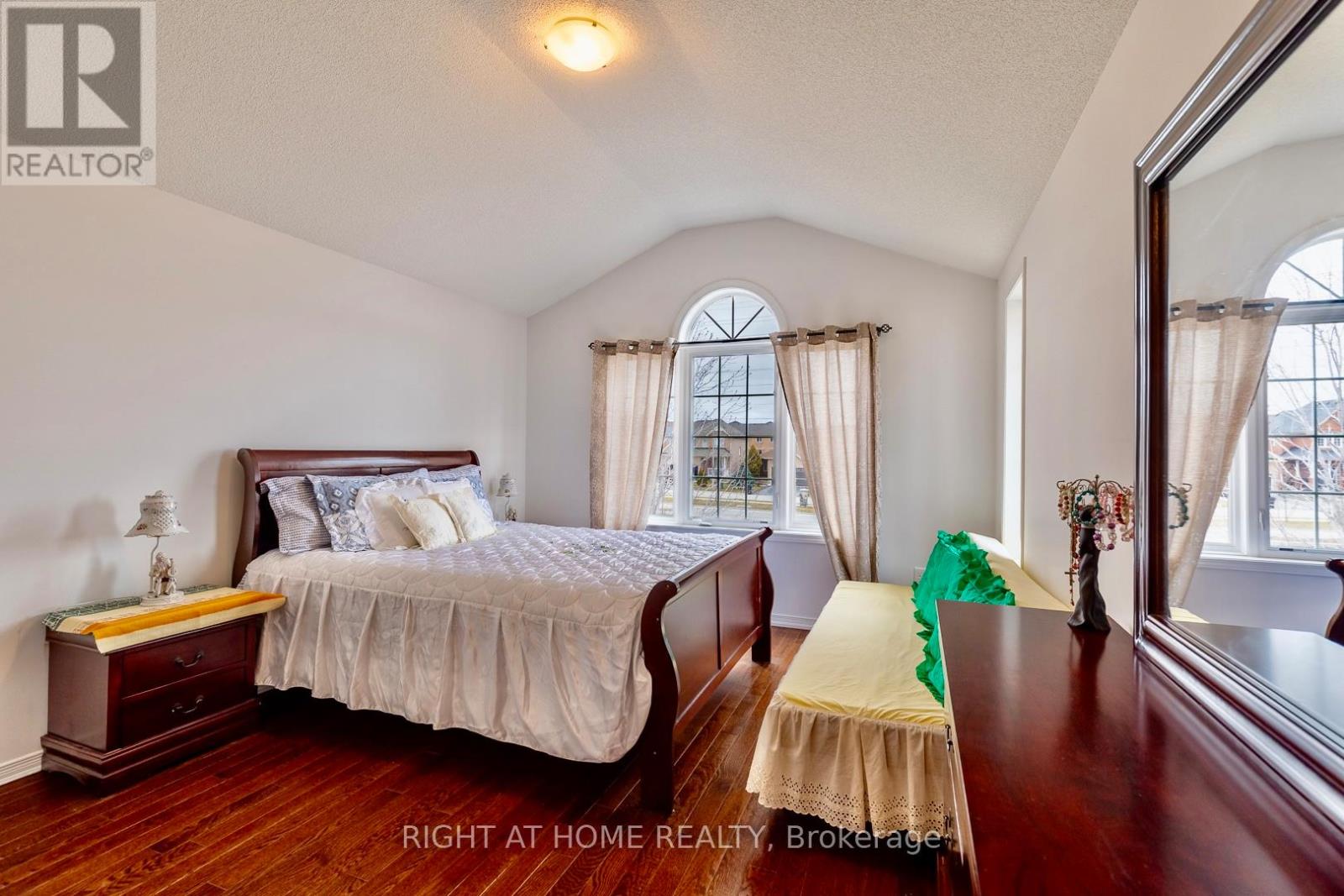 2110 Galloway Street, Innisfil, Ontario  L9S 4B7 - Photo 16 - N12971224