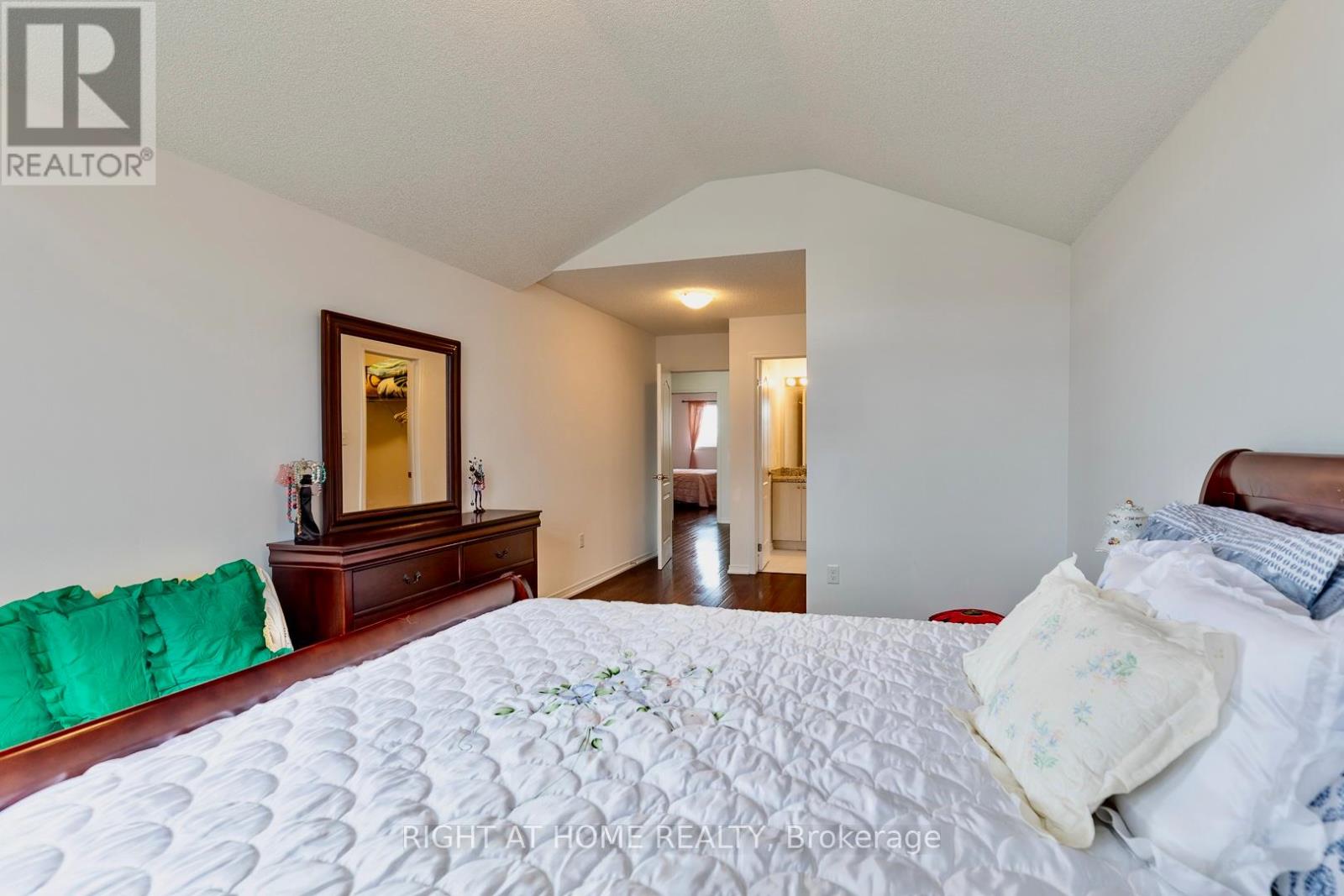 2110 Galloway Street, Innisfil, Ontario  L9S 4B7 - Photo 18 - N12971224