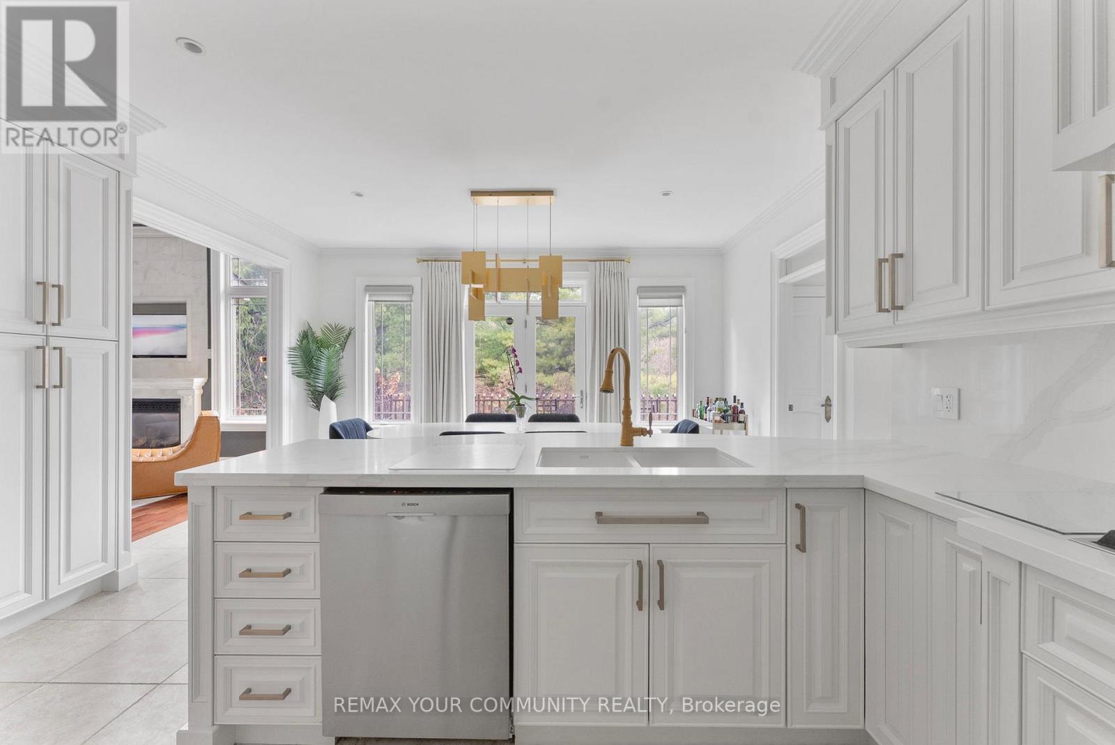 21 Bute Court, Vaughan, Ontario  L6A 1P3 - Photo 10 - N12971232