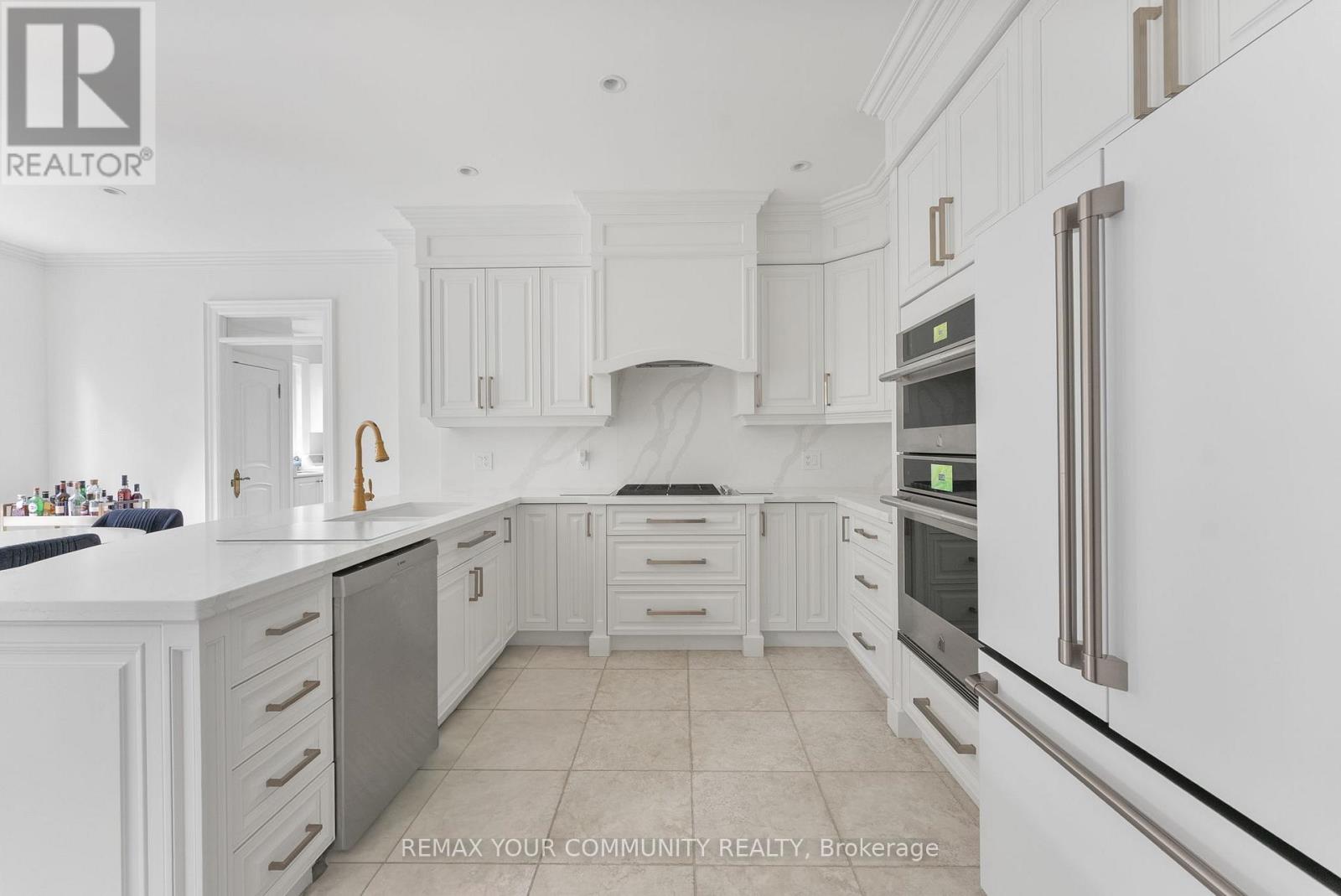 21 Bute Court, Vaughan, Ontario  L6A 1P3 - Photo 12 - N12971232