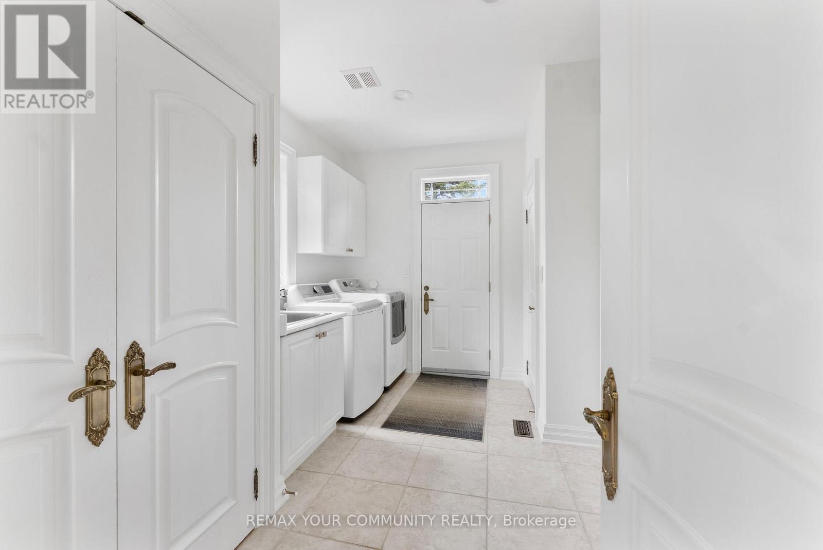 21 Bute Court, Vaughan, Ontario  L6A 1P3 - Photo 13 - N12971232