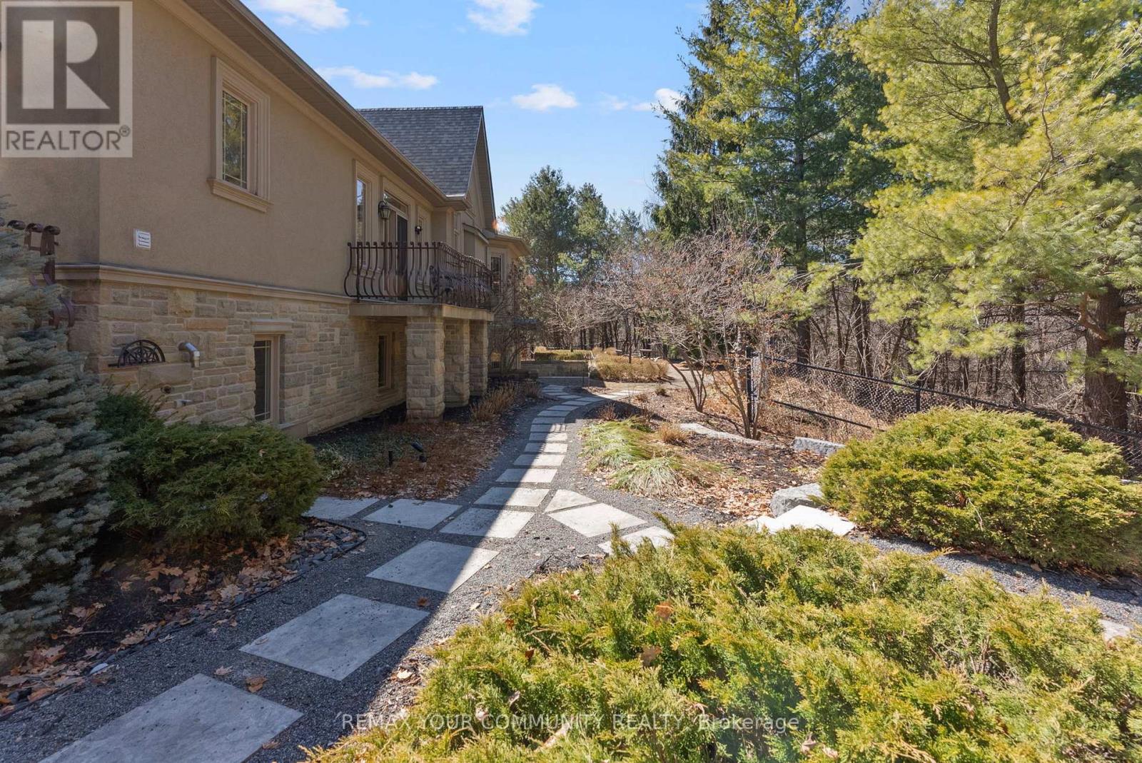 21 Bute Court, Vaughan, Ontario  L6A 1P3 - Photo 38 - N12971232