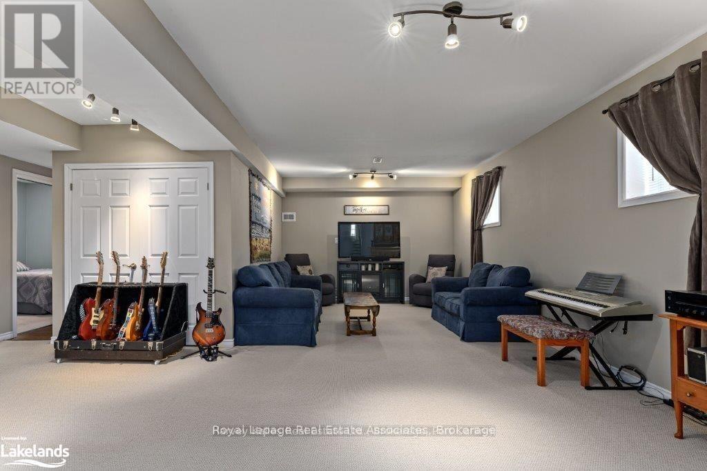 139 White Sands Way, Wasaga Beach, Ontario  L9Z 0E3 - Photo 16 - S12970960