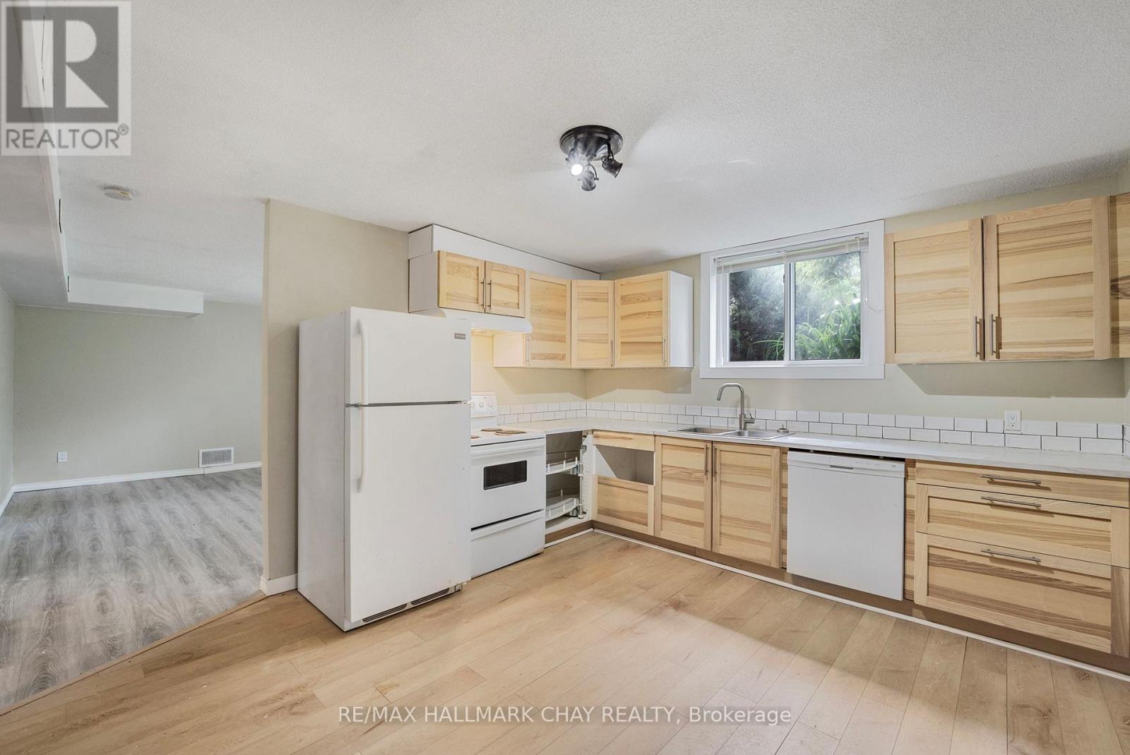 Lower - 66 Vents Beach Road, Tay (Victoria Harbour), Ontario  L0K 2A0 - Photo 2 - S12971030