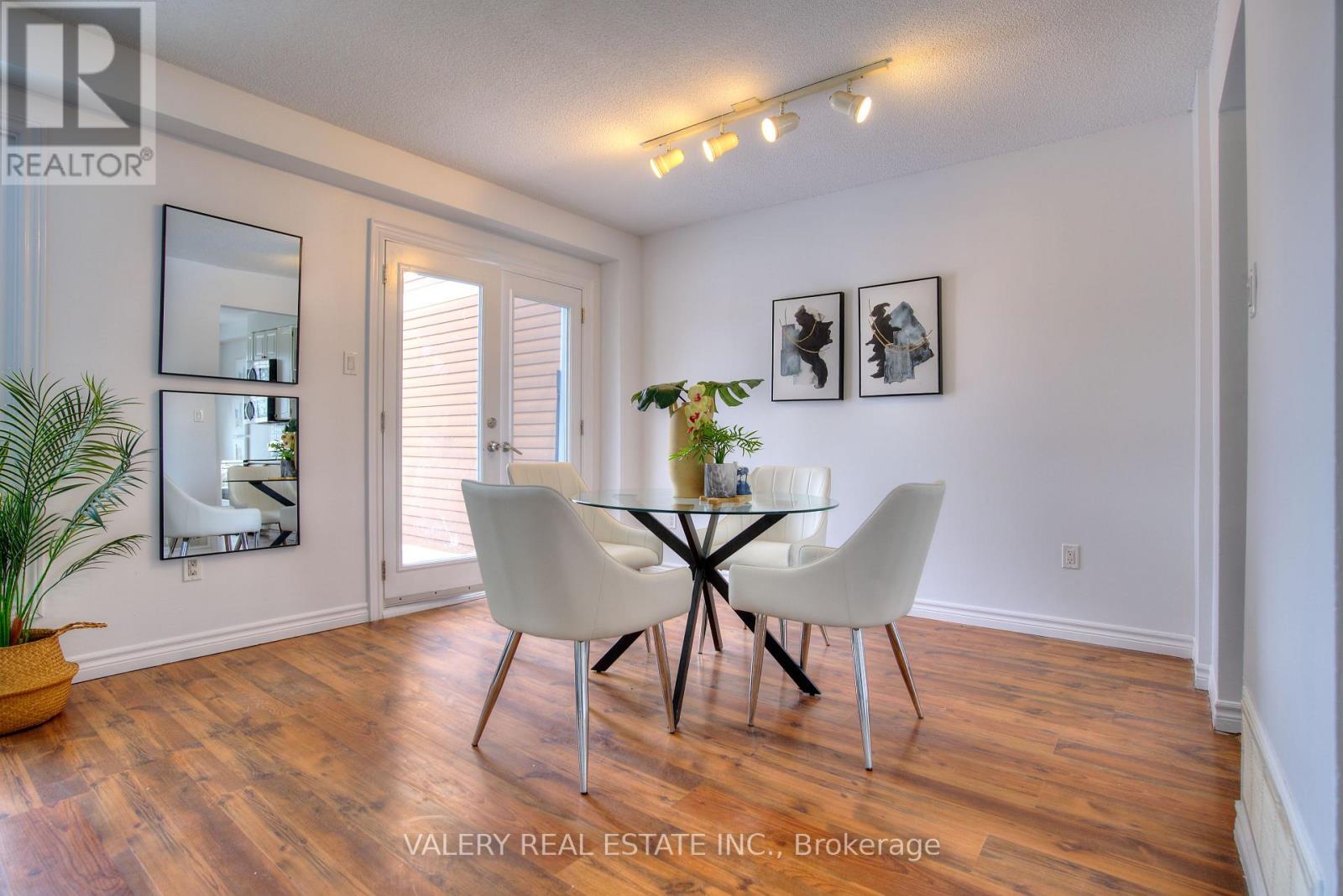 24 Lampman Ln Lane, Barrie (Letitia Heights), Ontario  L4N 5B1 - Photo 10 - S12971198