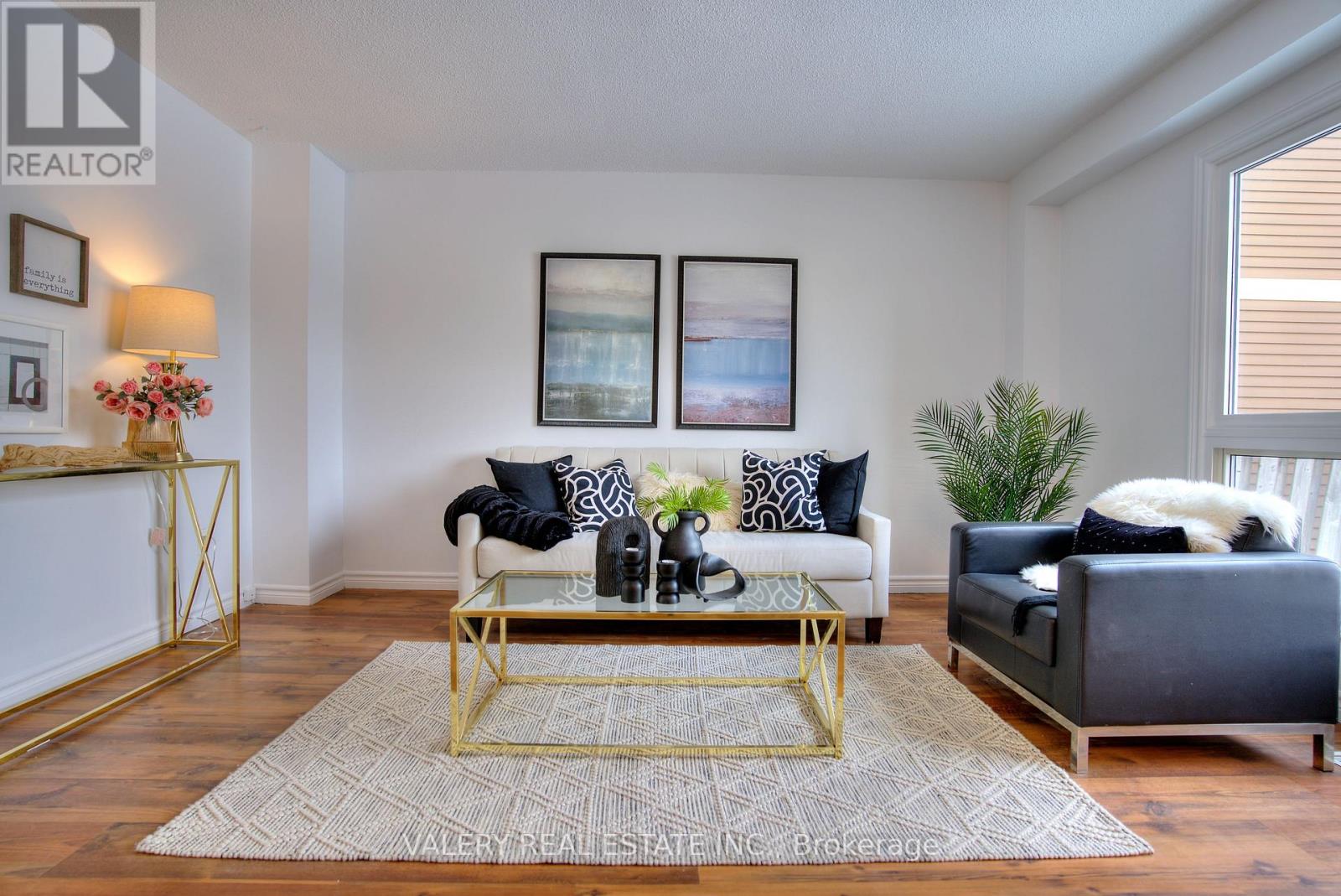 24 Lampman Ln Lane, Barrie (Letitia Heights), Ontario  L4N 5B1 - Photo 2 - S12971198