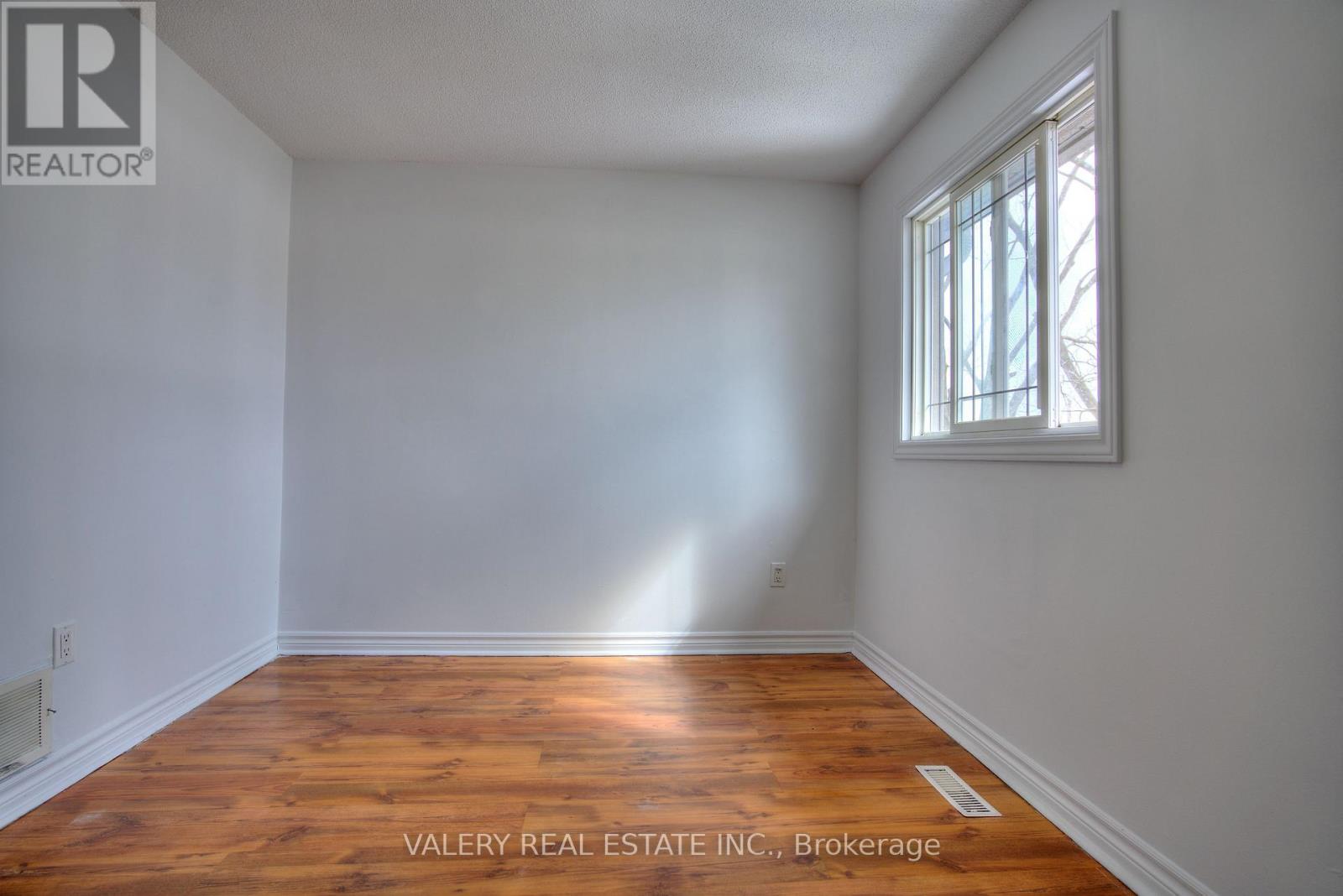 24 Lampman Ln Lane, Barrie (Letitia Heights), Ontario  L4N 5B1 - Photo 21 - S12971198