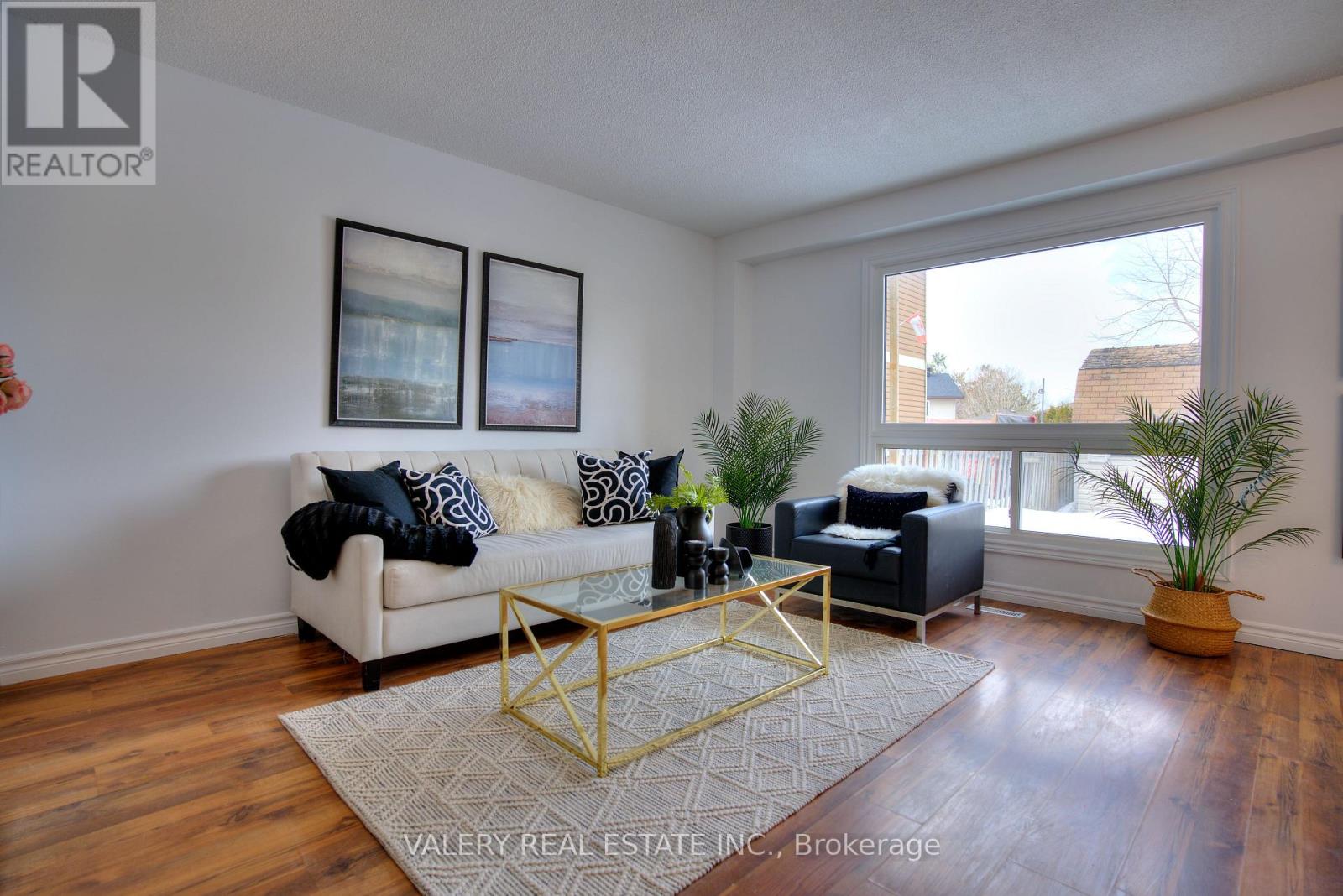 24 Lampman Ln Lane, Barrie (Letitia Heights), Ontario  L4N 5B1 - Photo 3 - S12971198