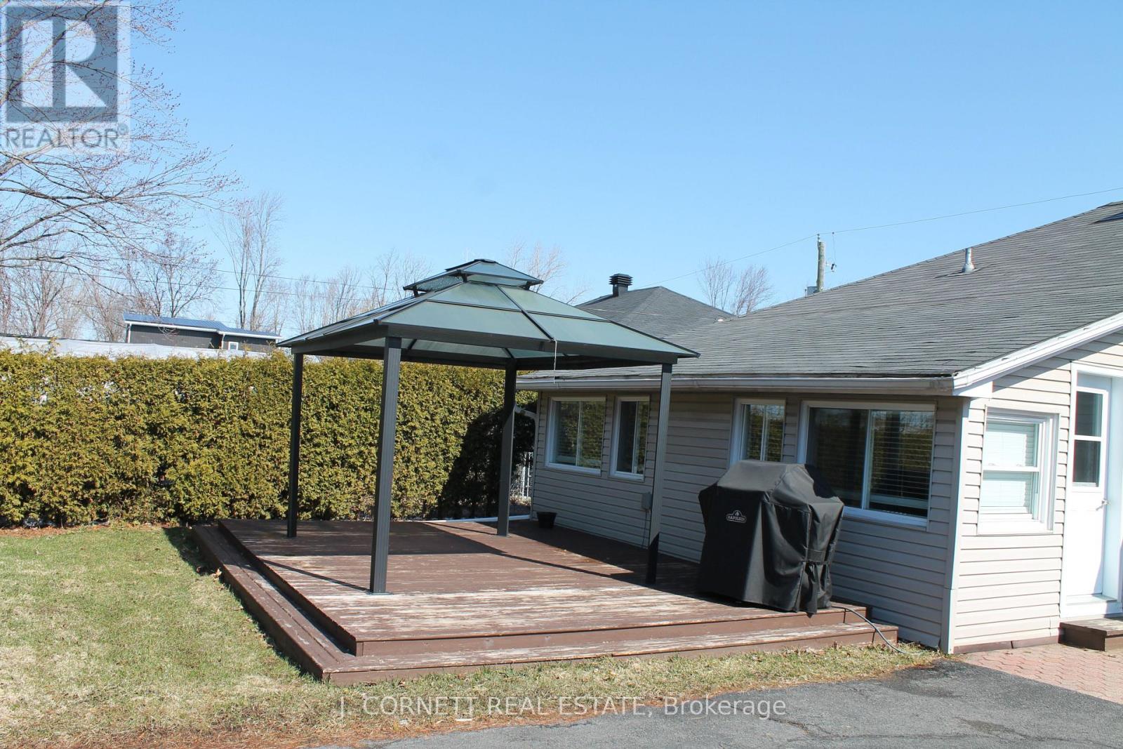 1120 Larin Avenue, Cornwall, Ontario  K6H 4C6 - Photo 34 - X12908090