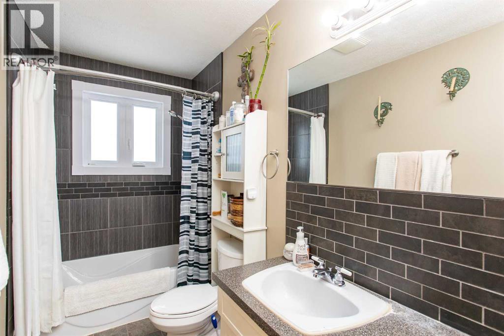 5204 Waghorn Street, Blackfalds, Alberta  T0M 0J0 - Photo 4 - A2292243