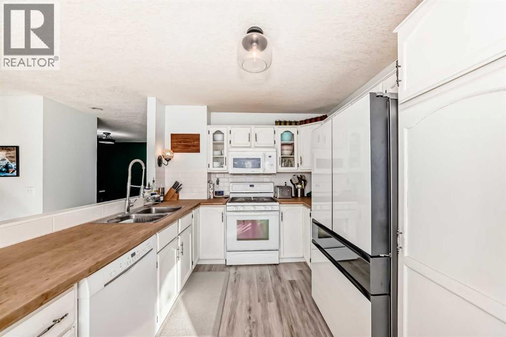 22 Sherwood Crescent W, Lethbridge, Alberta  T1K 6G1 - Photo 8 - A2283300