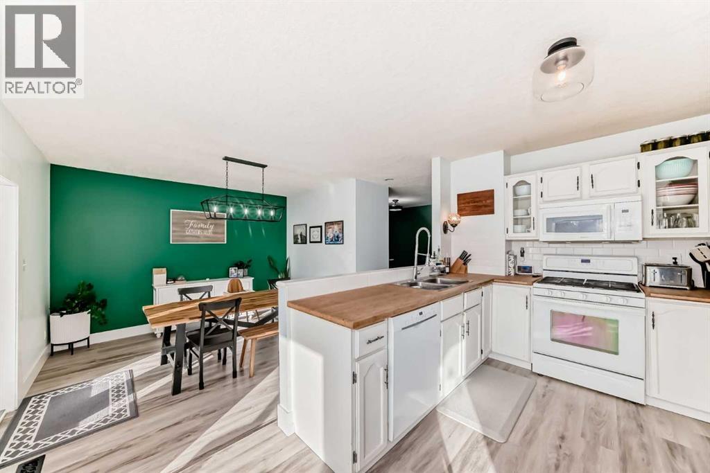 22 Sherwood Crescent W, Lethbridge, Alberta  T1K 6G1 - Photo 7 - A2283300