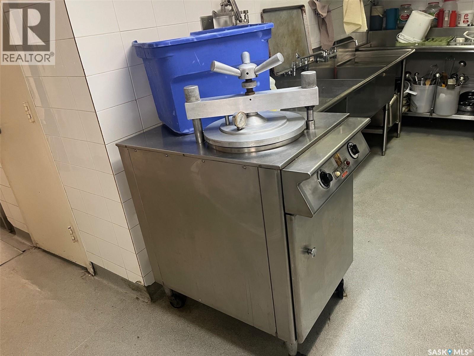 118 1st Avenue E, Leader, Saskatchewan  S0N 1H0 - Photo 21 - SK032289