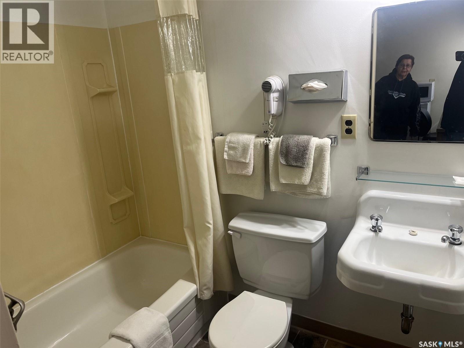 118 1st Avenue E, Leader, Saskatchewan  S0N 1H0 - Photo 36 - SK032289