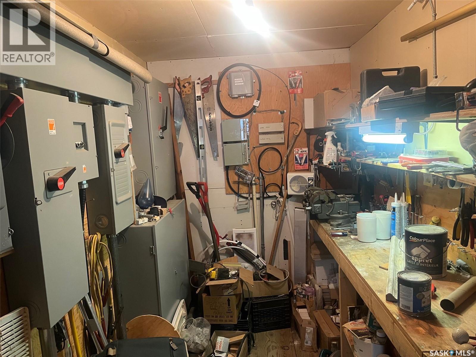 118 1st Avenue E, Leader, Saskatchewan  S0N 1H0 - Photo 48 - SK032289