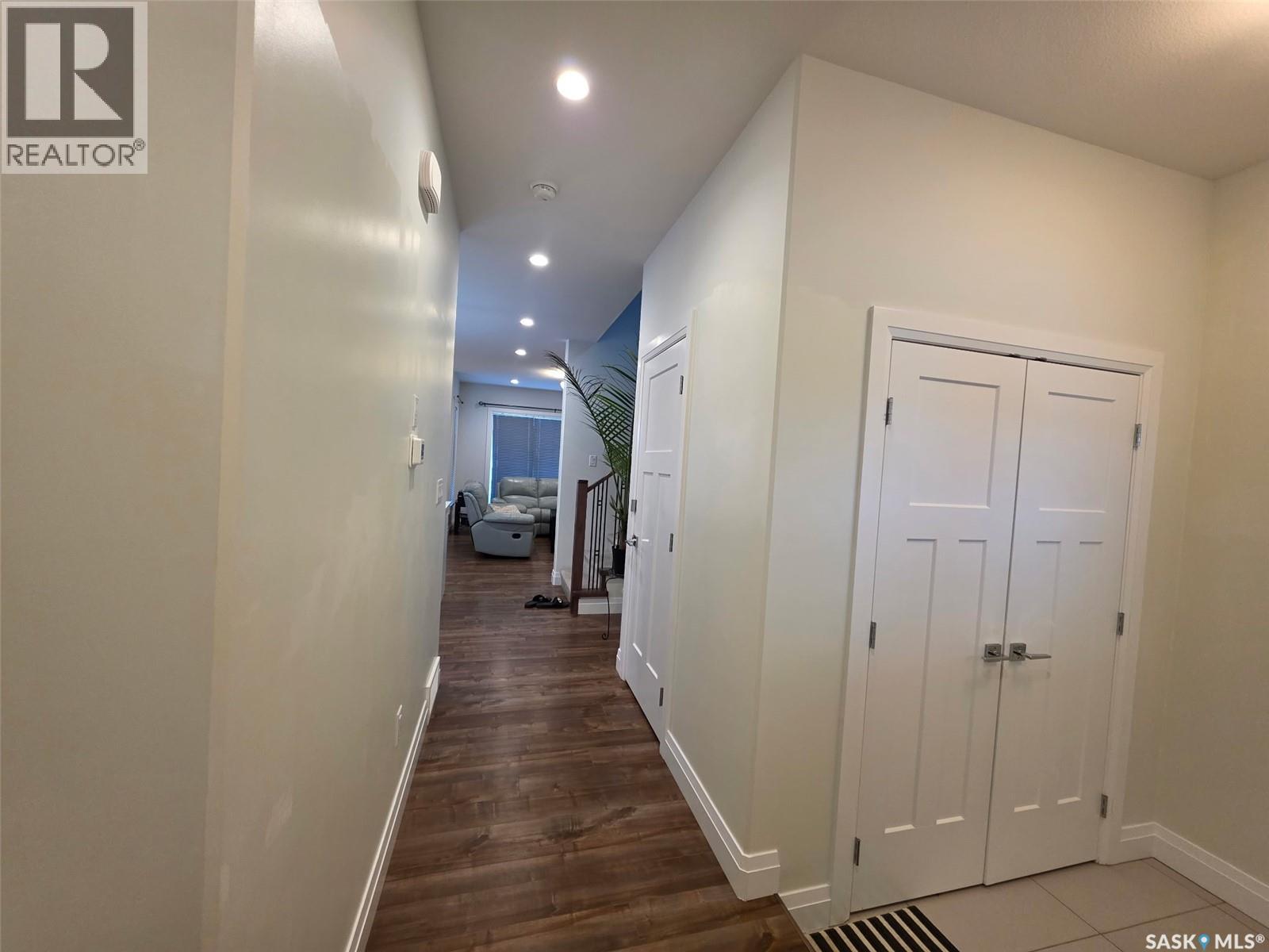 4118 Diefenbaker Drive, Saskatoon, Saskatchewan  S7L 6W8 - Photo 6 - SK032141