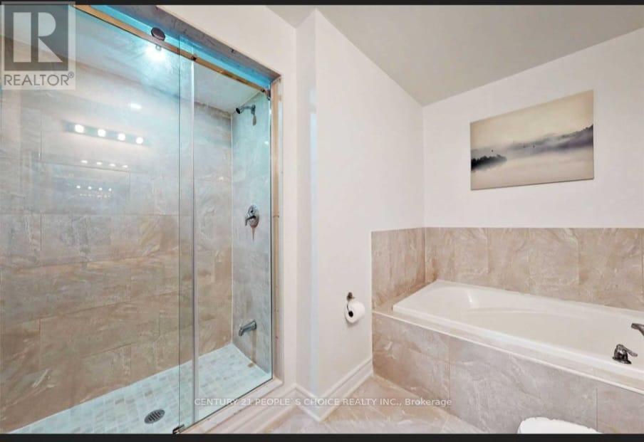 80 Lorenzo Circle, Brampton, Ontario  L6R 0Z9 - Photo 11 - W12970868