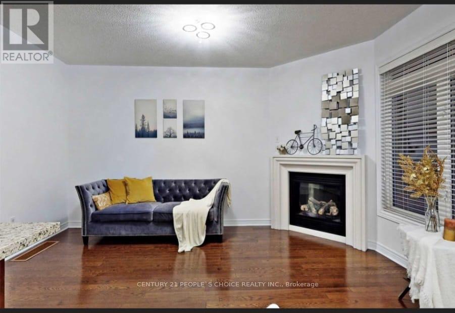 80 Lorenzo Circle, Brampton, Ontario  L6R 0Z9 - Photo 5 - W12970868