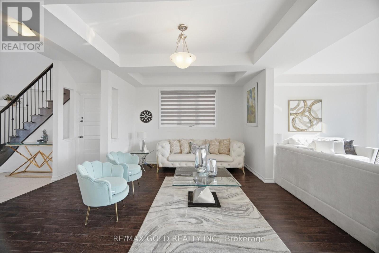 38 Leadenhall Road, Brampton, Ontario  L7A 4G3 - Photo 4 - W12970886