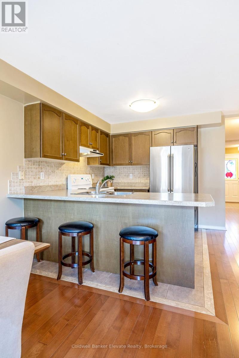 46 Harding Street, Halton Hills, Ontario  L7G 6B2 - Photo 24 - W12970918