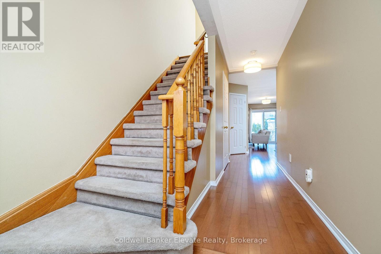 46 Harding Street, Halton Hills, Ontario  L7G 6B2 - Photo 8 - W12970918