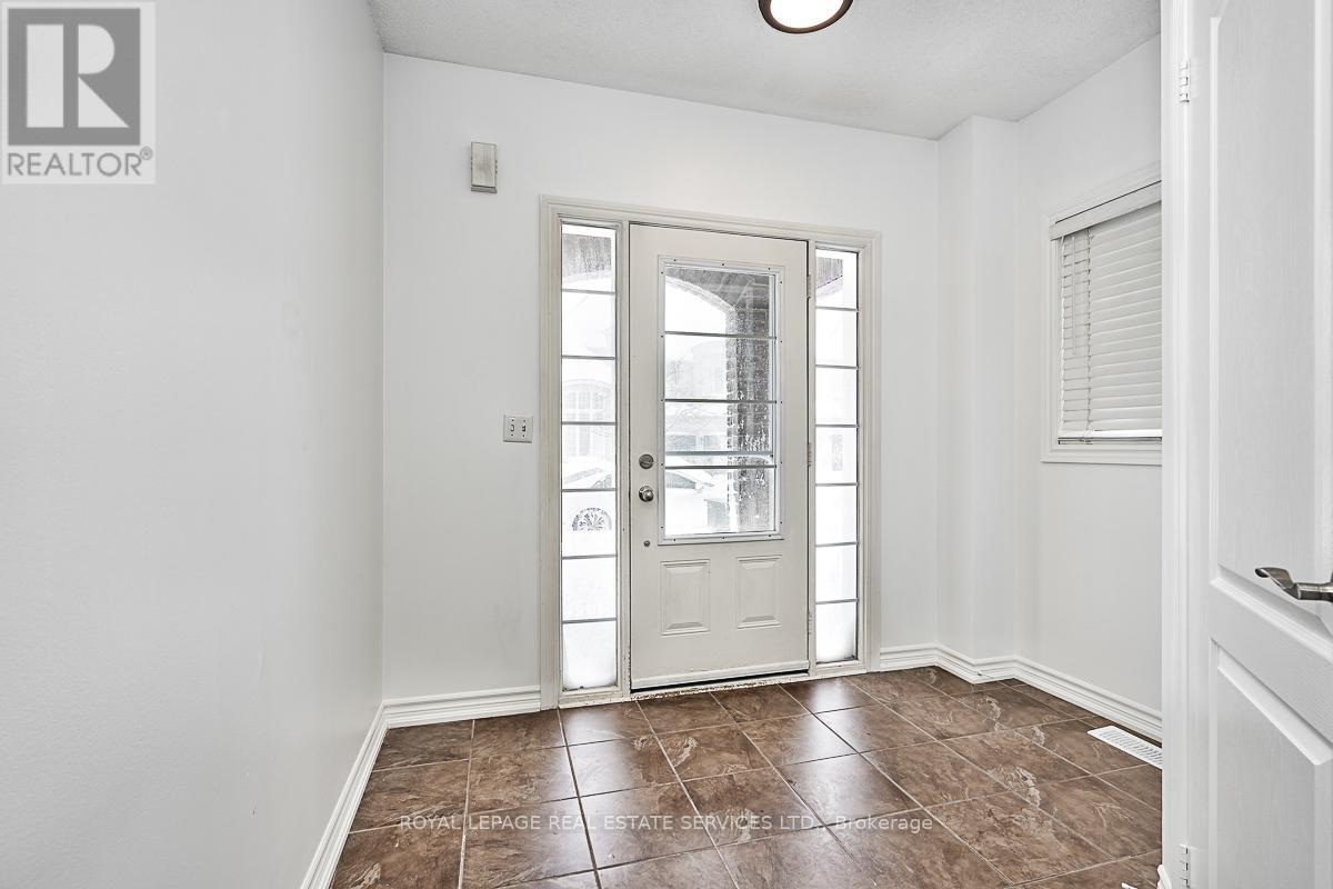 4227 Cole Crescent, Burlington, Ontario  L7M 0M7 - Photo 3 - W12970970