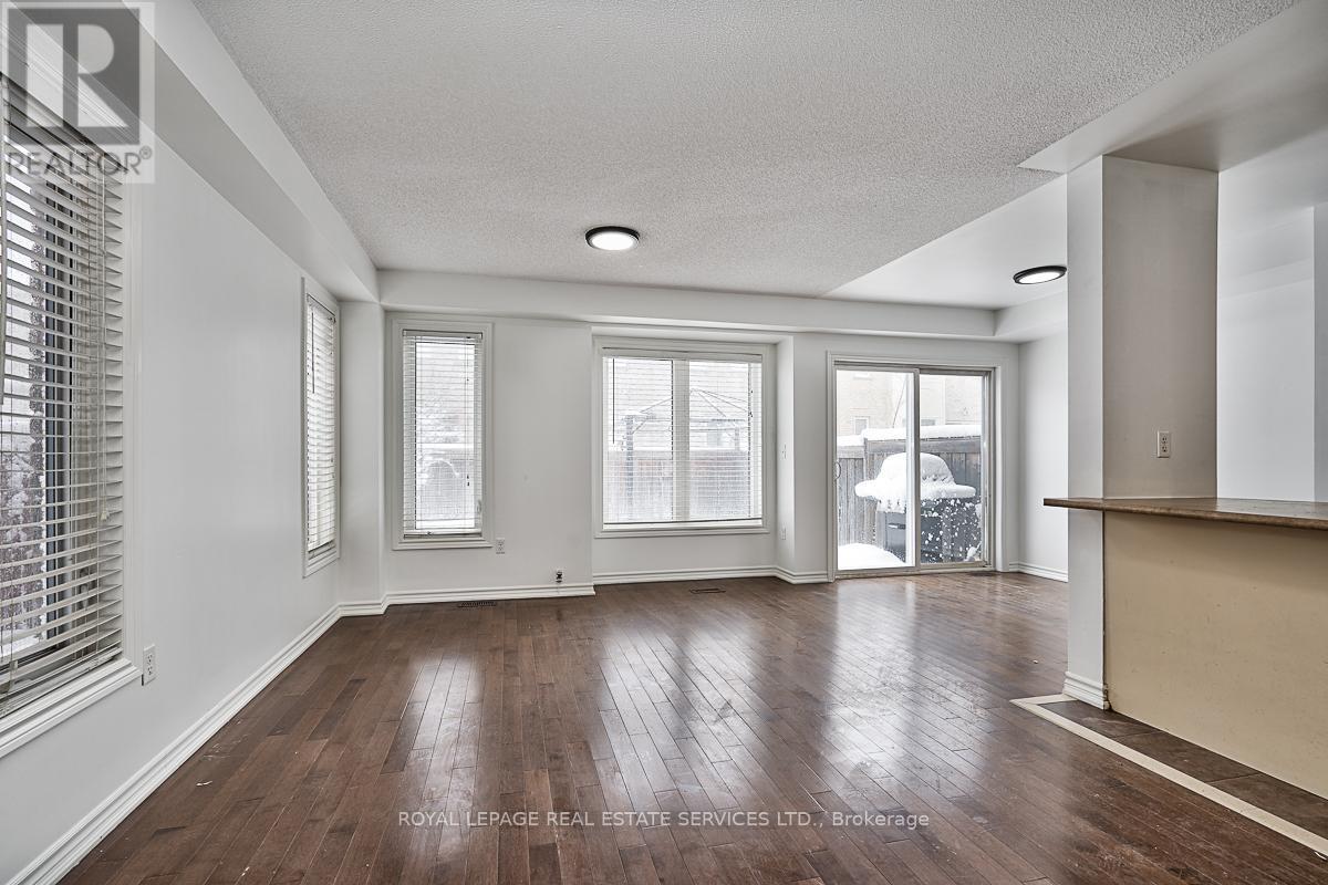 4227 Cole Crescent, Burlington, Ontario  L7M 0M7 - Photo 5 - W12970970