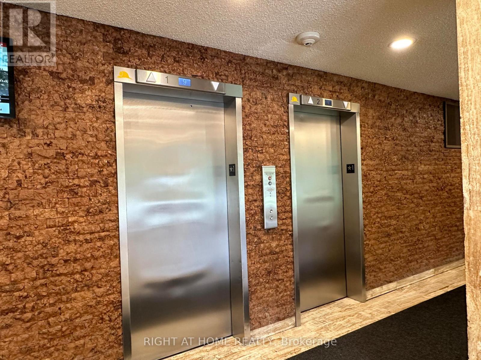 211 - 335 Driftwood Avenue, Toronto, Ontario  M3N 2P3 - Photo 5 - W12970978